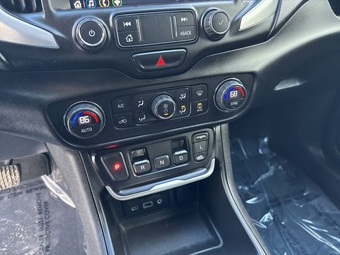 Used 2019 GMC Terrain SLT image 18