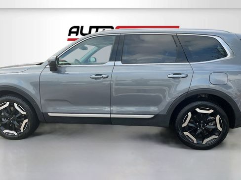 Used 2025 Kia Telluride EX w/ EX Captain's Chair Package image 4