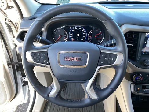 Used 2021 GMC Acadia Denali w/ Denali Technology Package FWD image 33