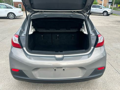 Used 2018 Chevrolet Cruze LT w/ Convenience Package FWD image 5