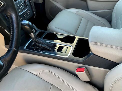 Used 2017 Ford Escape Titanium image 15