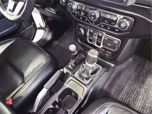 Used 2019 Jeep Wrangler Unlimited Sahara AWD/4WD image 48