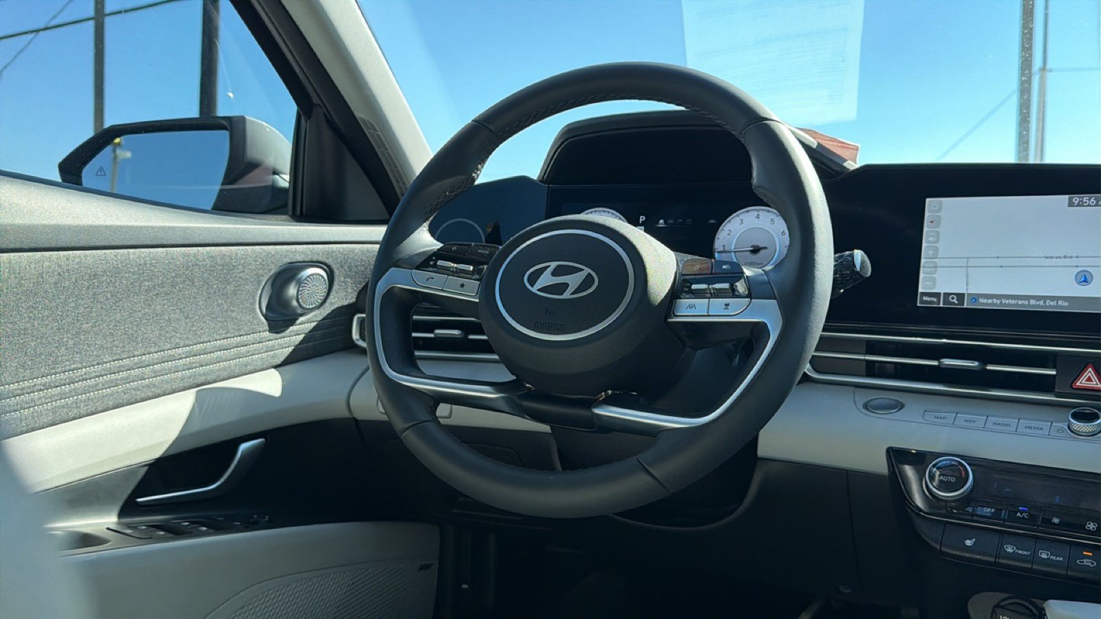 Used 2025 Hyundai Elantra Limited w/ Cargo Package FWD image 24