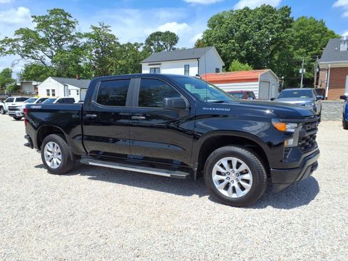 Used 2025 Chevrolet Silverado 1500 Custom image 1