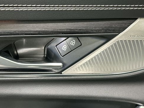 Used 2022 Jaguar XF R-Dynamic SE image 17