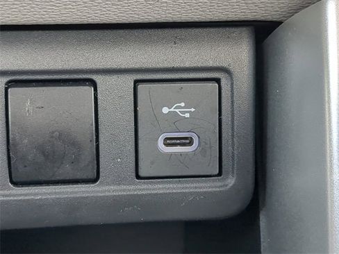 Used 2023 Toyota Corolla Cross L image 23