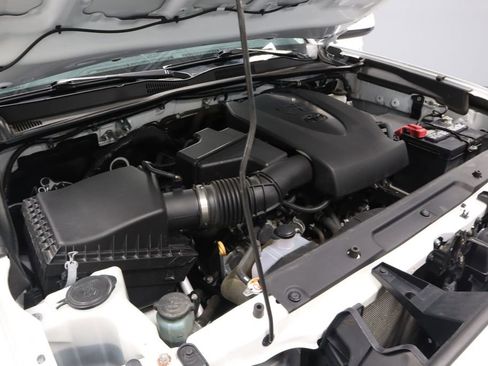 Used 2023 Toyota Tacoma SR AWD/4WD image 14