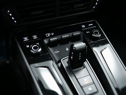 Certified 2025 Porsche 911 Carrera image 22