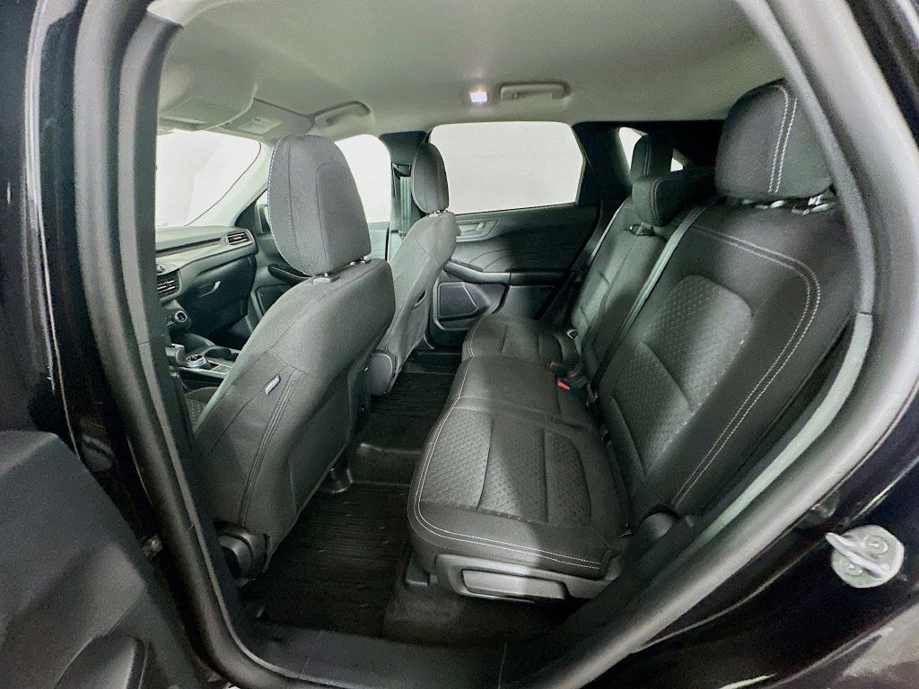 Used 2025 Ford Escape Active w/ Cold Weather Package FWD image 30