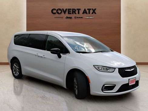 New 2026 Chrysler Pacifica Select FWD image 7
