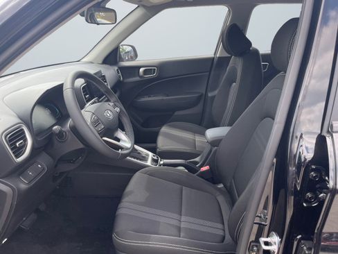 New 2025 Hyundai Venue SEL image 10