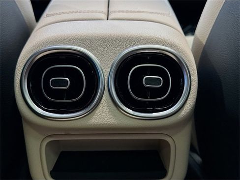 Certified 2025 Mercedes-Benz GLC 300 4MATIC image 27