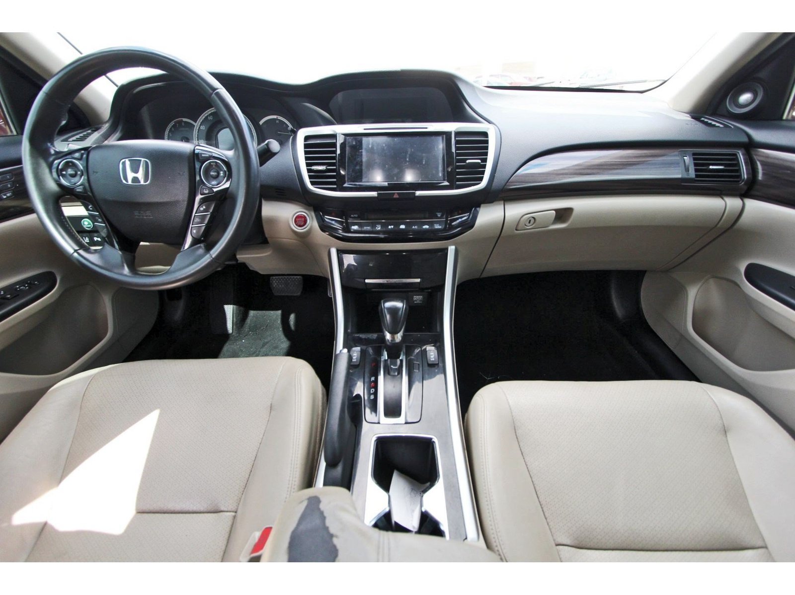 Used 2016 Honda Accord Touring image 10
