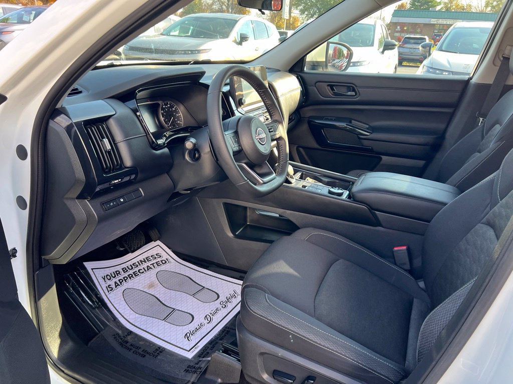Certified 2024 Nissan Pathfinder SV AWD/4WD image 22