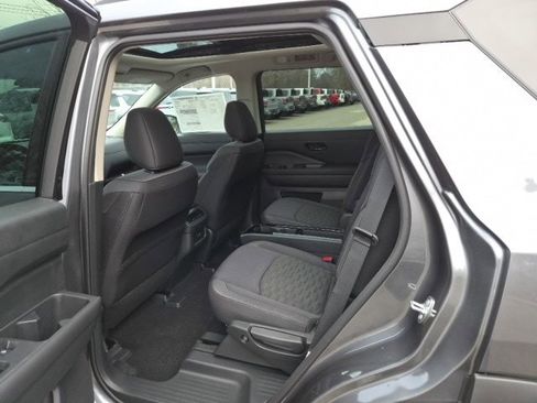 New 2025 Nissan Pathfinder SV w/ SV Premium Package image 18