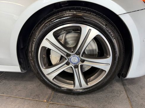 Used 2017 Mercedes-Benz E 300 4MATIC image 25