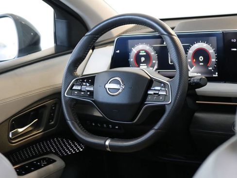 Used 2023 Nissan Ariya AWD image 35