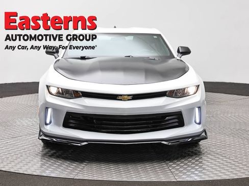 Used 2018 Chevrolet Camaro LT RWD image 3