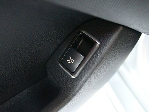 Used 2014 Mercedes-Benz SL 550 image 68