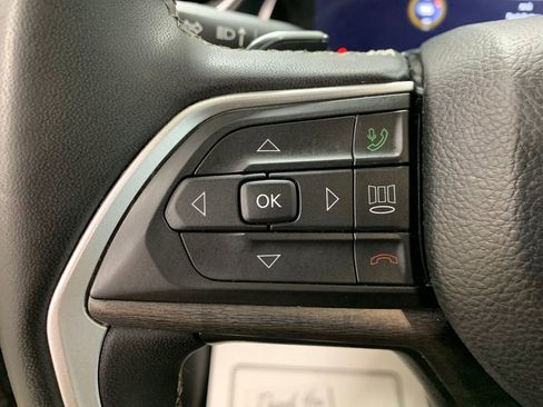 Used 2024 Jeep Grand Cherokee L Limited w/ Luxury Tech Group II image 16