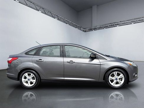 Used 2014 Ford Focus SE FWD image 3