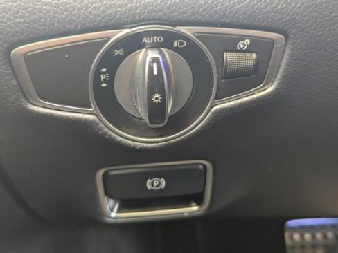 Used 2018 Mercedes-Benz S 560 Sedan image 35