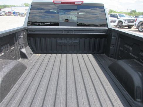 New 2026 GMC Sierra 1500 SLT w/ SLT Premium Plus Package AWD/4WD image 9