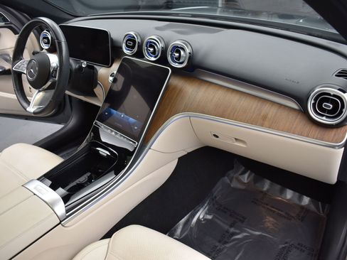 Used 2022 Mercedes-Benz C 300 4MATIC Sedan w/ Exclusive Trim Package image 7