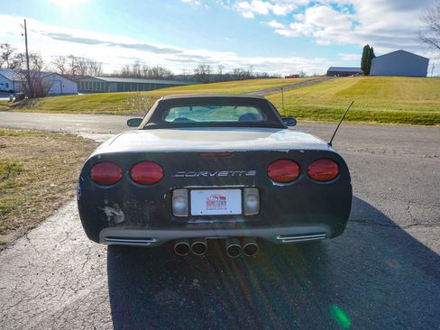 Used 2001 Chevrolet Corvette Convertible w/ Preferred Equipment Group2 image 4