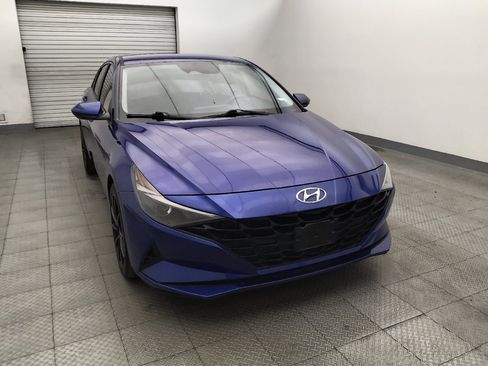 Used 2021 Hyundai Elantra SE FWD image 14