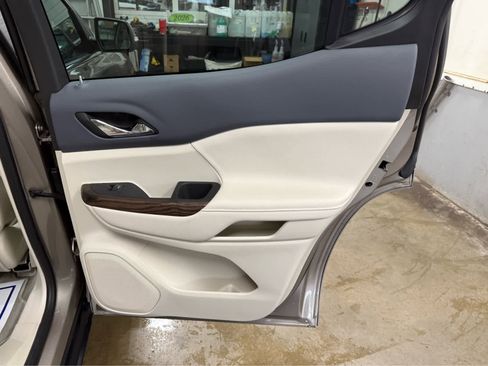 Used 2023 GMC Acadia Denali w/ Denali Technology Package image 29