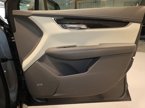 Certified 2022 Cadillac XT6 Premium Luxury w/ Technology Package AWD/4WD image 19