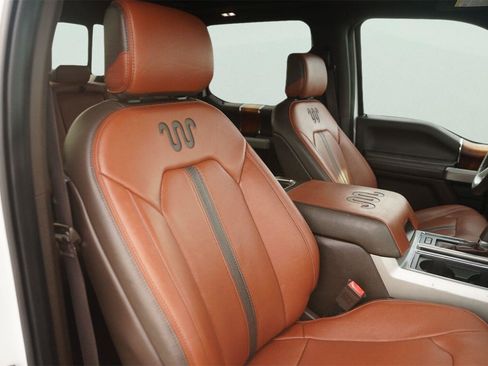 Used 2018 Ford F150 King Ranch w/ Equipment Group 601A Luxury AWD/4WD image 20