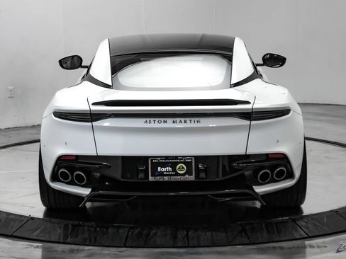 Used 2023 Aston Martin DBS Coupe RWD image 15