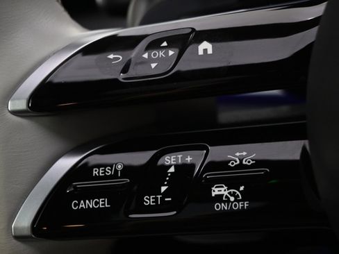 Used 2024 Mercedes-Benz AMG GT 63 image 32