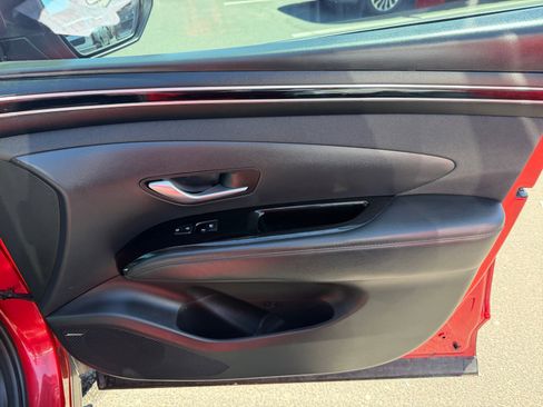 Used 2023 Hyundai Tucson Limited image 16