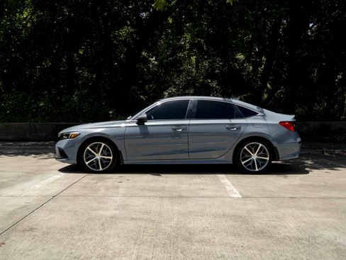 Used 2024 Honda Civic Touring image 6
