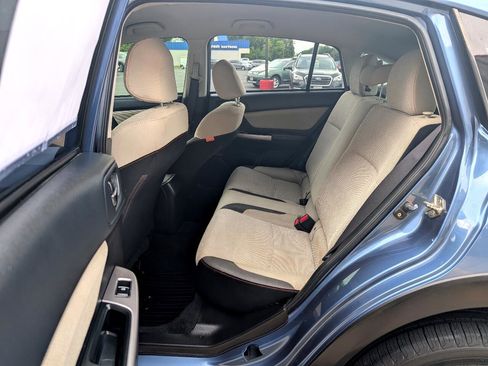 Used 2017 Subaru Crosstrek 2.0i Premium image 10