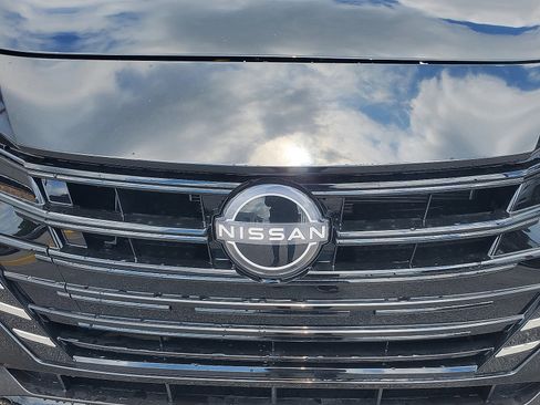 New 2025 Nissan Versa SV w/ Trunk Package image 9