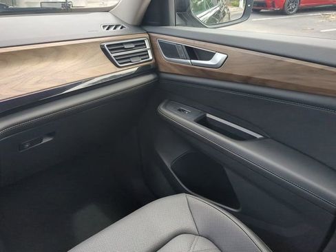 Used 2025 Volkswagen Atlas SE AWD/4WD image 21