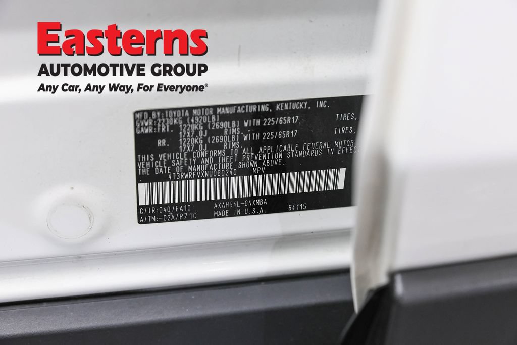 Used 2022 Toyota RAV4 XLE AWD/4WD image 36