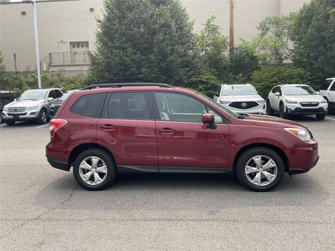 Used 2015 Subaru Forester 2.5i Premium w/ All-Weather Package AWD/4WD image 6