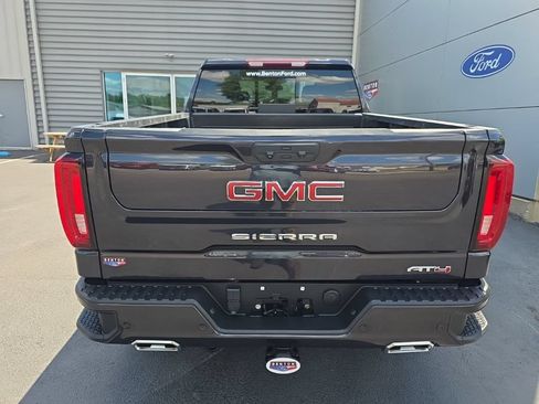 Used 2022 GMC Sierra 1500 AT4 w/ AT4 Premium Package AWD/4WD image 10