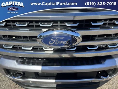 Used 2023 Ford F250 Platinum image 10