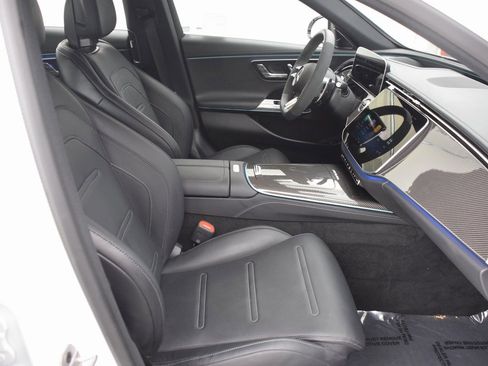 Used 2025 Mercedes-Benz E 53 AMG e 4MATIC Sedan image 15