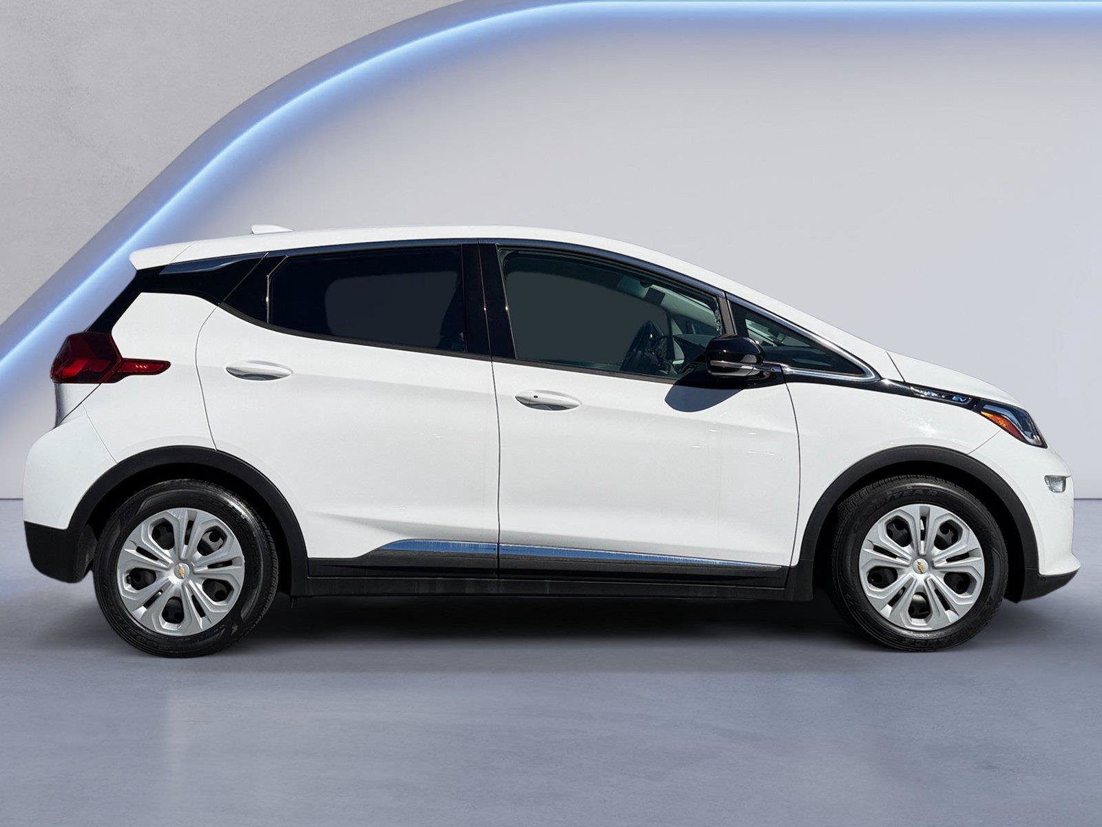 Used 2020 Chevrolet Bolt LT FWD image 2