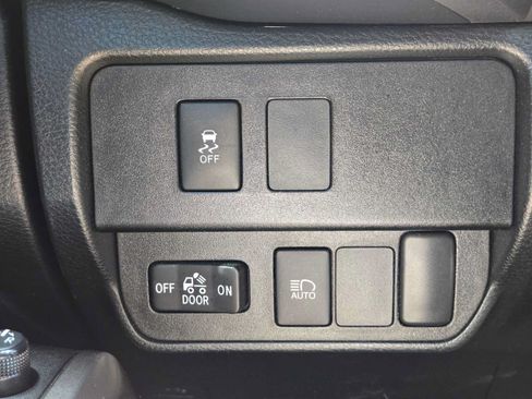 Certified 2021 Toyota Tacoma SR5 AWD/4WD image 36