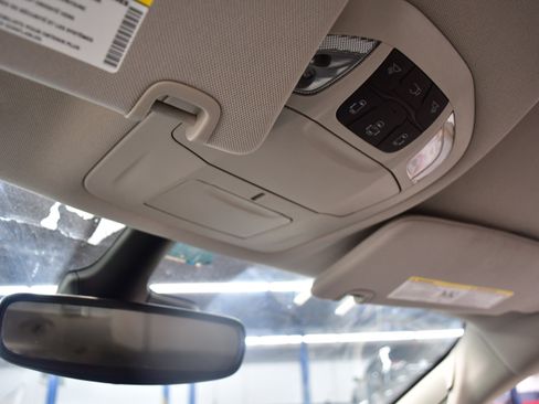 Used 2023 Chrysler Voyager LX FWD image 31