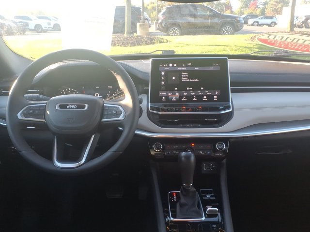 Certified 2023 Jeep Compass Limited AWD/4WD image 11
