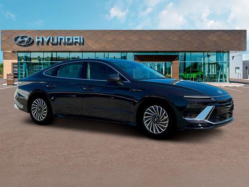 New 2025 Hyundai Sonata Limited image 10